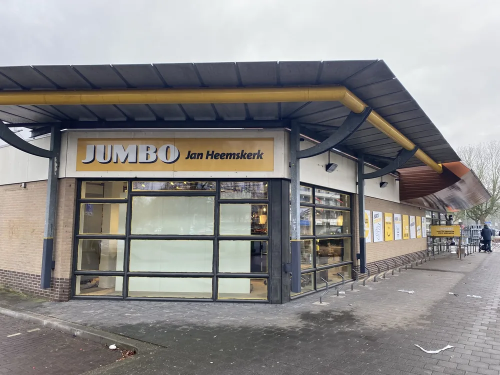 Jumbo Jan Heemskerk met streeploos gereinigde ramen